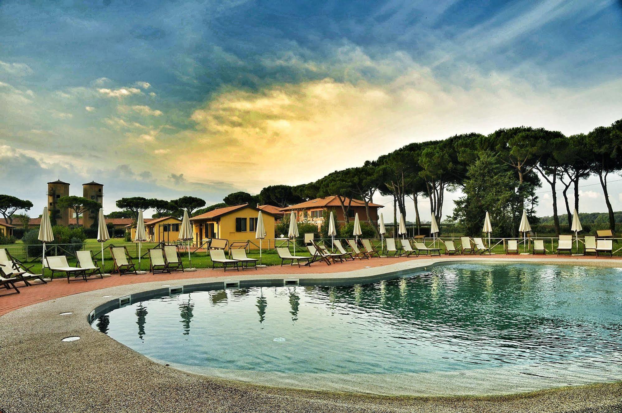 La Fattoria Di Tirrenia Aparthotel Εξωτερικό φωτογραφία